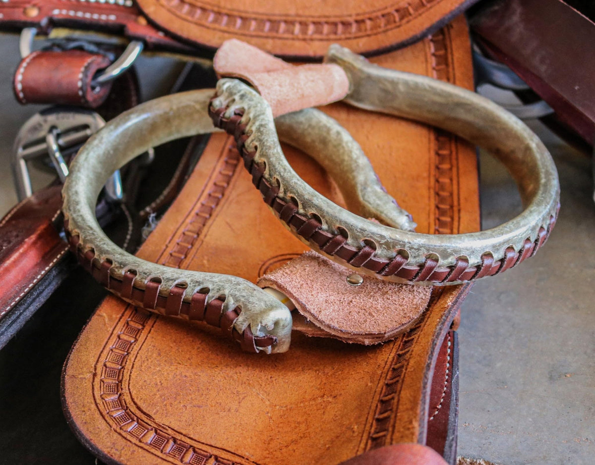 Oxbow Round Metal Western Stirrups N820