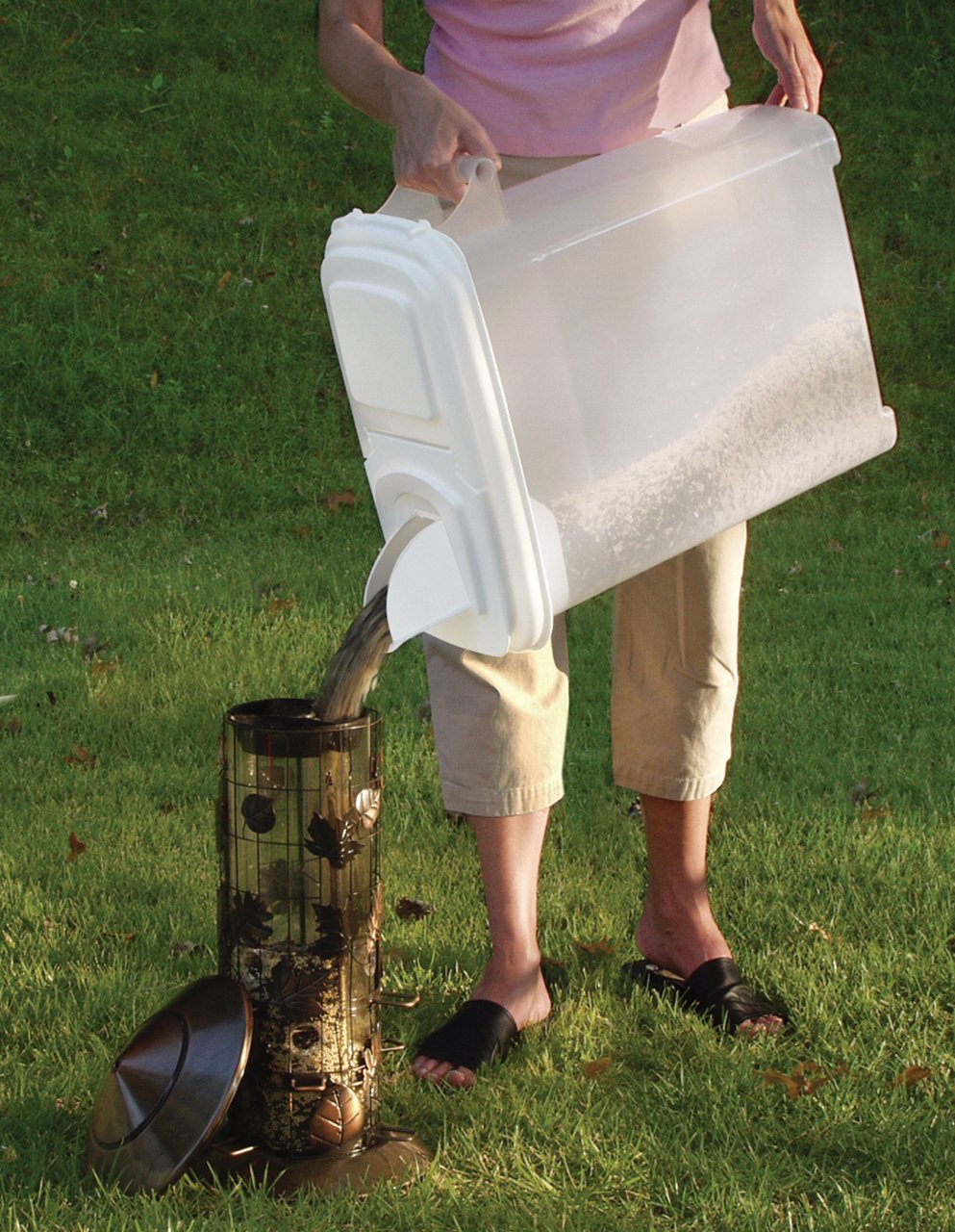 Airtight Pet Food Storage Container 32 Quart with Pour Spout I883419