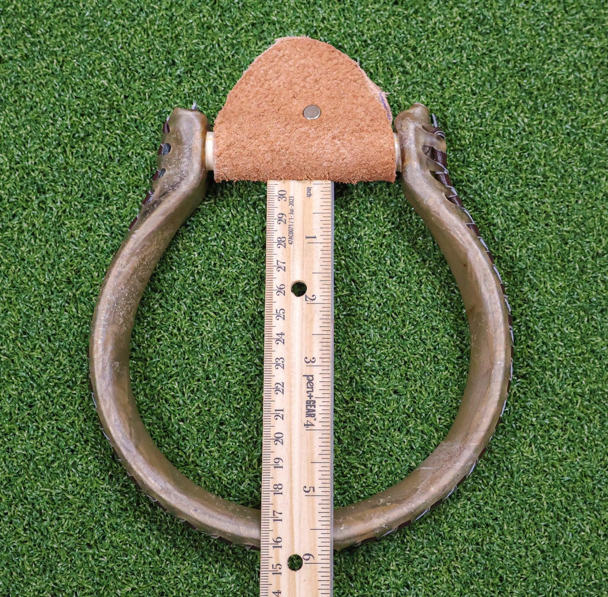 Oxbow Round Metal Western Stirrups N820
